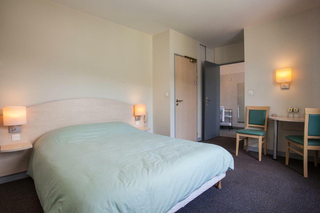 Le Lion D'Or Hotel Manzac-sur-Vern ภายนอก รูปภาพ