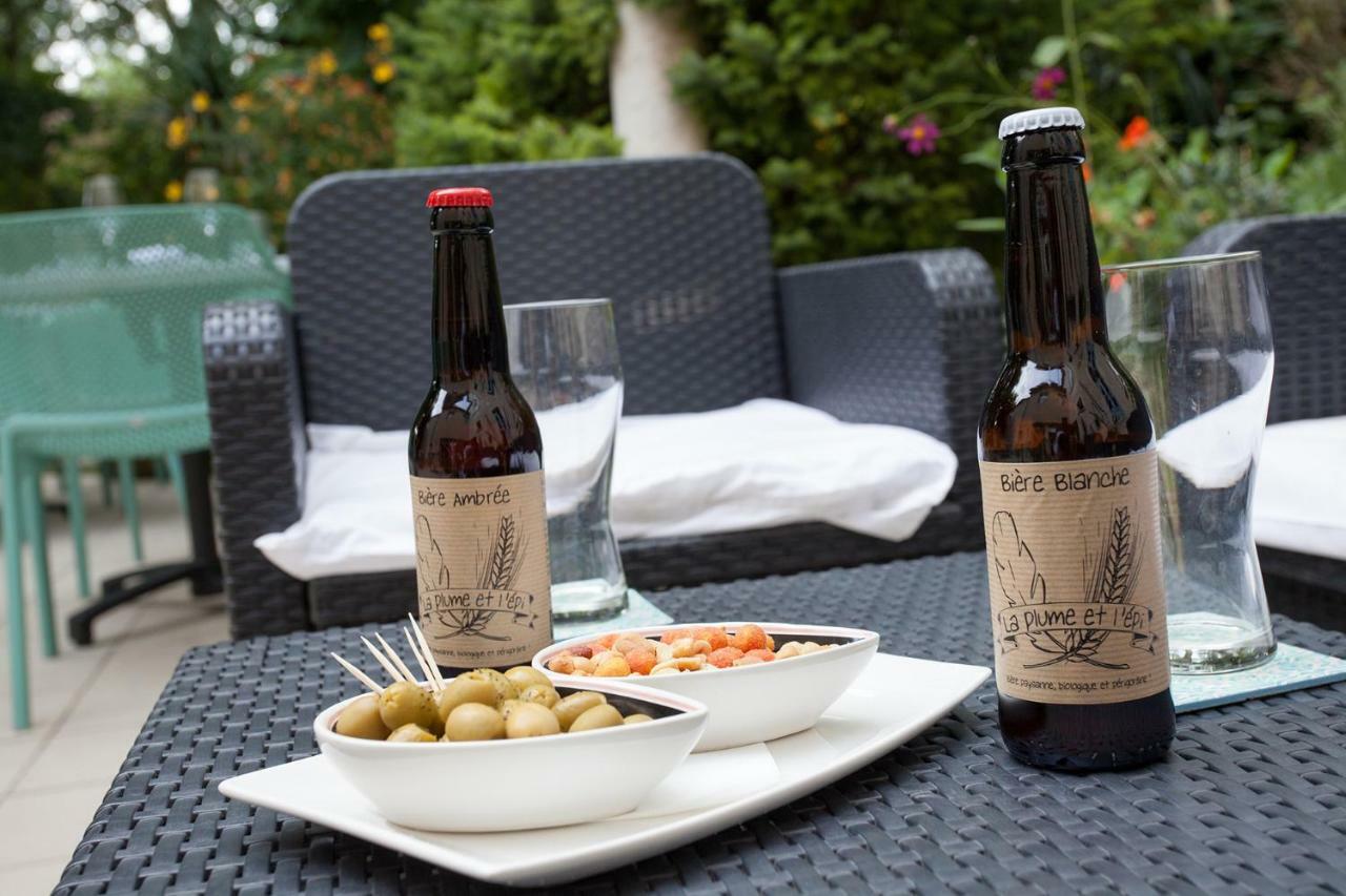 Le Lion D'Or Hotel Manzac-sur-Vern ภายนอก รูปภาพ
