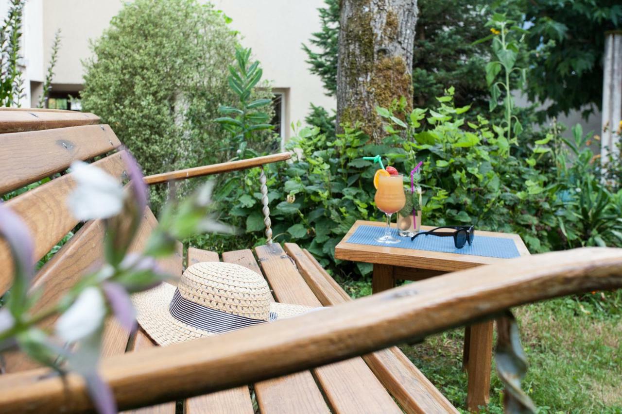 Le Lion D'Or Hotel Manzac-sur-Vern ภายนอก รูปภาพ