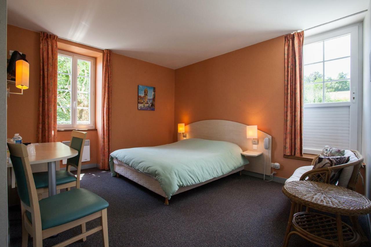 Le Lion D'Or Hotel Manzac-sur-Vern ภายนอก รูปภาพ