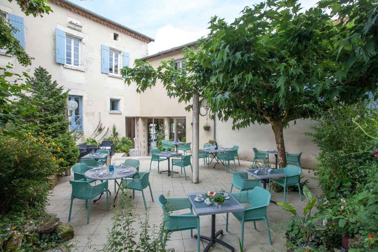 Le Lion D'Or Hotel Manzac-sur-Vern ภายนอก รูปภาพ